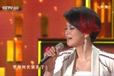 毛阿敏丧夫后消瘦憔悴，260亿资产由外甥继承，子女年幼无力承担