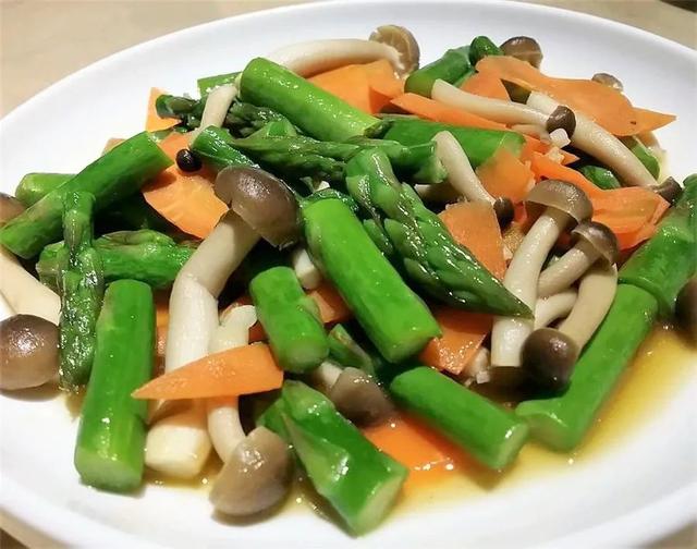 它是4月“蔬菜之王”，补维C补叶酸，心脏 血管都爱它