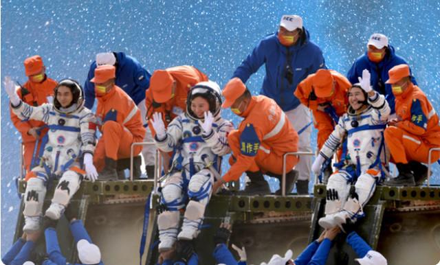 4个小时！天舟三号完成绕飞对接，为什么要转位？什么时候脱离？