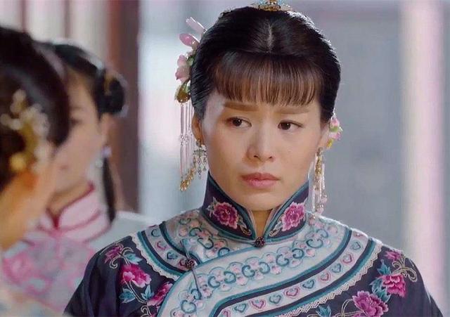 胡杏儿一家回农村过年，不嫌弃简陋环境，老公包揽农活长子挑扁担