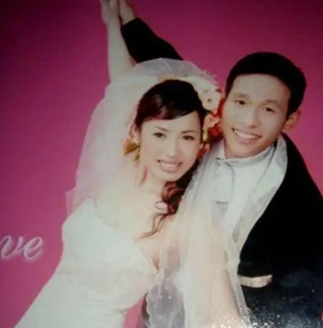 “赵本山徒弟”宋小宝：2段婚姻，二婚女粉丝王雪，31岁生龙凤胎