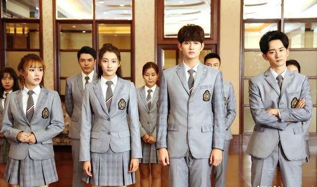 �����Ǽ�������(ƾ����ǧ�ǡ���������ɣ��˿�ȴ��18����Ա���䣬��Դ��������)