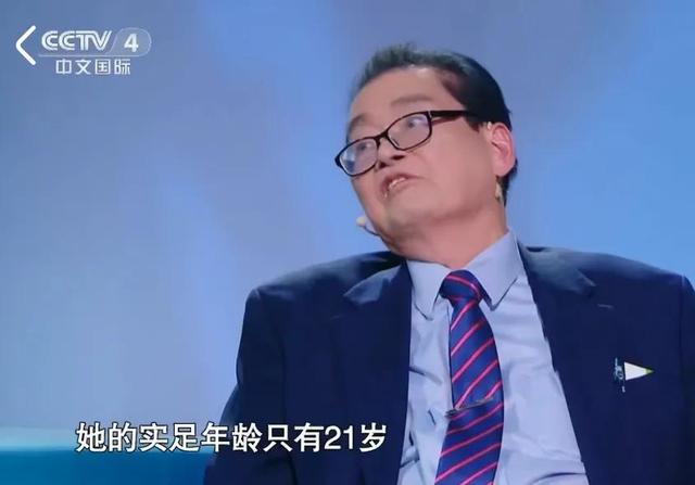 7岁女孩读书上千本，妈妈：我们给不了学区房，但可以给孩子书房