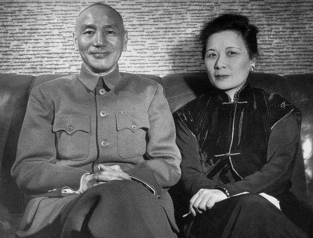 蒋介石去世47年，为何至今还未下葬？贴身侍卫透露葬礼细节