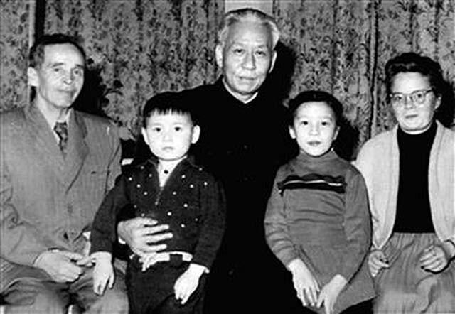 2019年刘少奇三子病逝，丧事低调处理，妻子献花圈