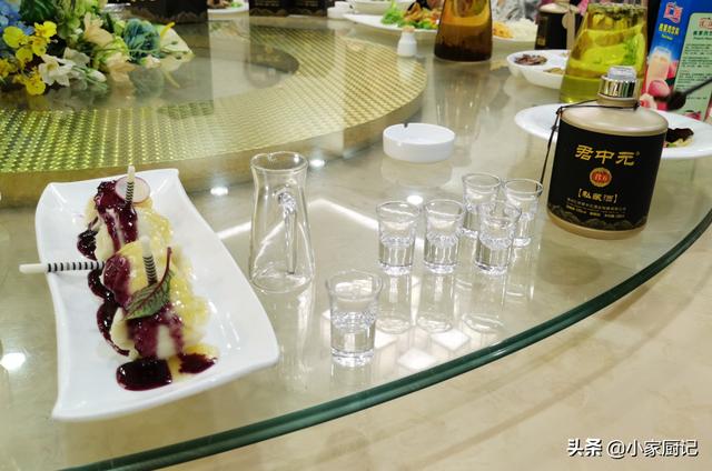 喝酒吃花生，度数越高越“危险”？50岁后，务必少吃这4种下酒菜
