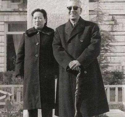 1984年中英谈判：前任国防部长耿飚“失言”，邓小平听后罕见发火
