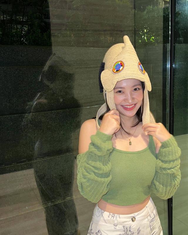 ����Ů���ǰ���ͼƬ(Red Velvet Yeri����ʱ�а�������ͷ�ϣ������������)