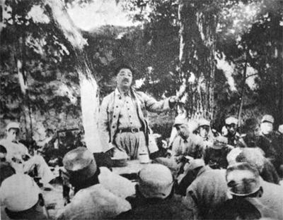 1956年，毛主席让姚喆去看望贺子珍，21年前还让他保护自己的安全