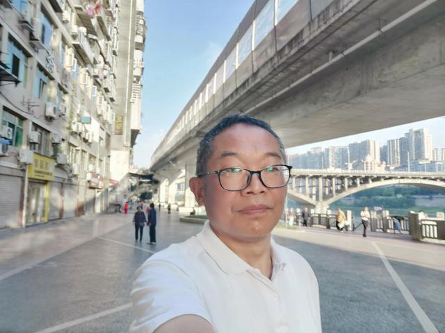岁月匆匆，乐享余年