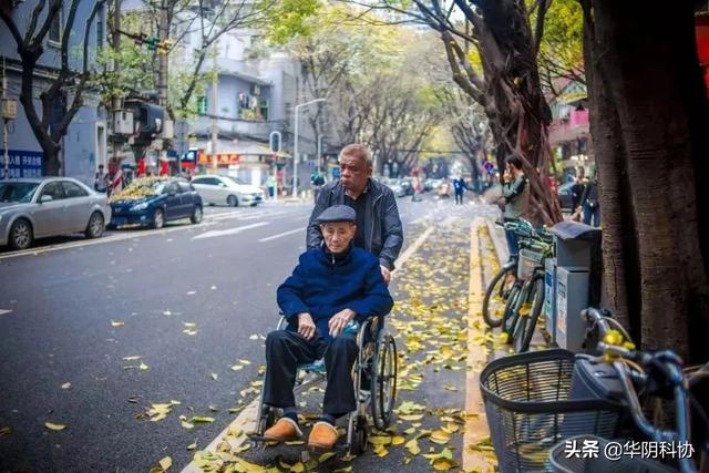 对待父母的态度，是世界上最厉害的福德