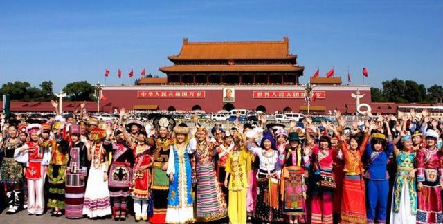 中國最後一位王爺，2014年去世，臨終前要求：把國旗挂在病床邊