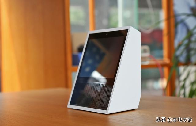 大屏智能音箱，你的AI家庭小助手