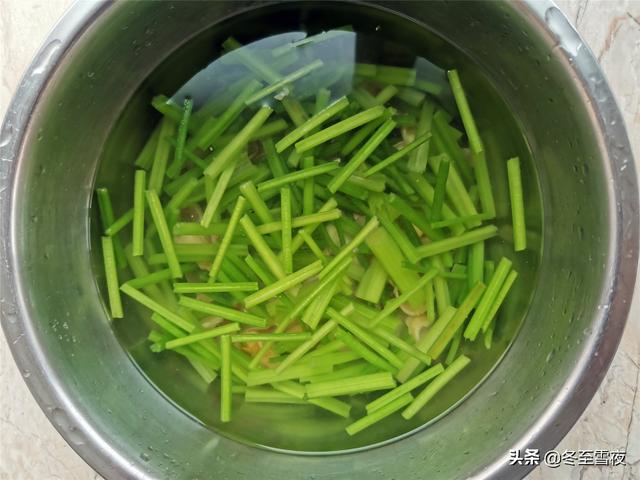 宅在家，缺少运动，隔三岔五吃这个菜，清淡脆嫩，帮助消化不上火