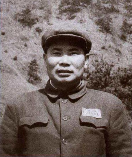 1982年，开国上将杨勇咳嗽不止，医生一摸腹部：肝怎么掉下来了？