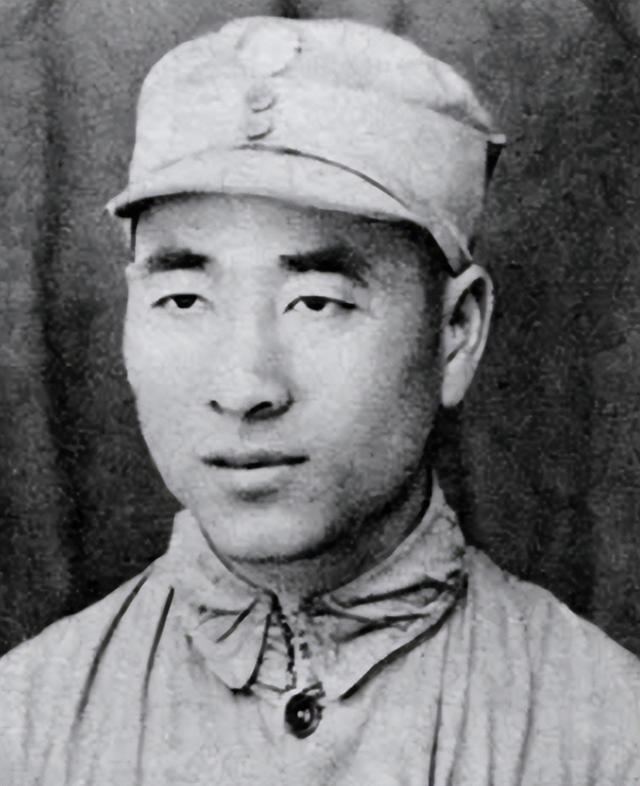 49年林彪得知汪静宜苦等他22年后，托秘书送去一张照片：再寻良配