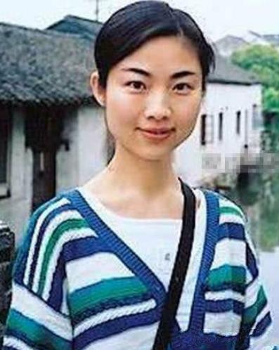 康辉：娶师妹刘雅洁，丁克22年让父母抱憾离世，风光的背后是眼泪