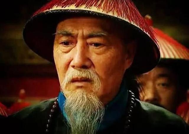张廷玉历经了康雍乾三朝且配享太庙，为何乾隆最终却很不待见他？