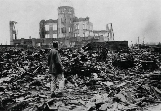 1945年，主席看到美国向日本投下原子弹的报道，为何勃然大怒