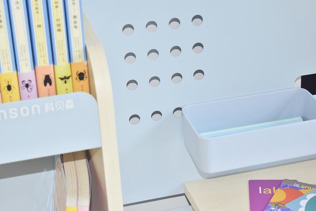 陪伴孩子快乐学习健康成长的好伙伴！科贝森儿童学习桌椅体验