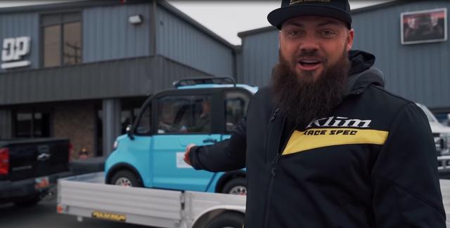 美国佬看不上我国电车，图便宜花2000买来试驾，却爱上了中国制造