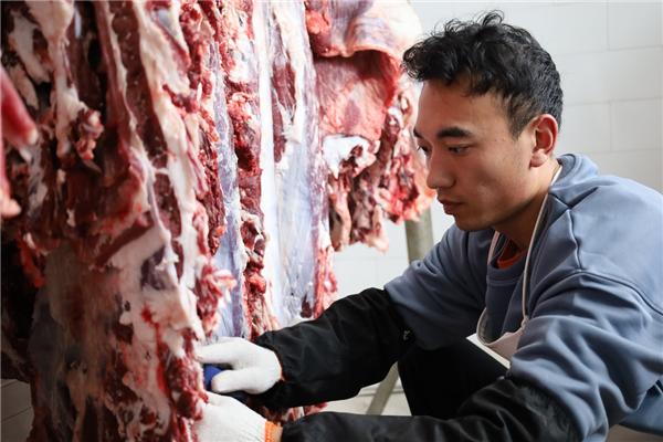 95后大学生在刘胡兰故乡卖特产，年销一亿三千万，筹建“英雄电商小镇”