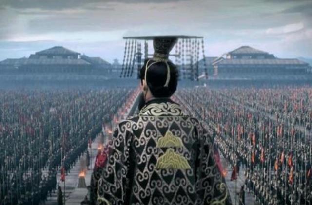 秦始皇为何把“寡人”改为“朕”，有什么深意？将字拆开读就懂了