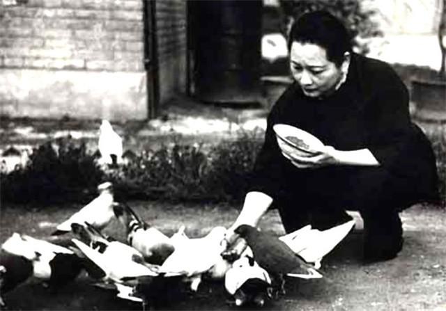隋永清：宋庆龄晚年溺爱的养女，曾经开门一推，让宋庆龄摔倒在地
