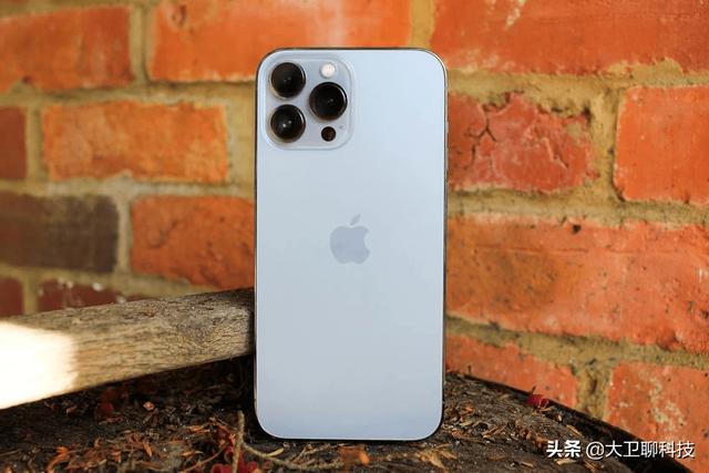 买手机不要太抠门，目前这3款手机值得入，能用三五年