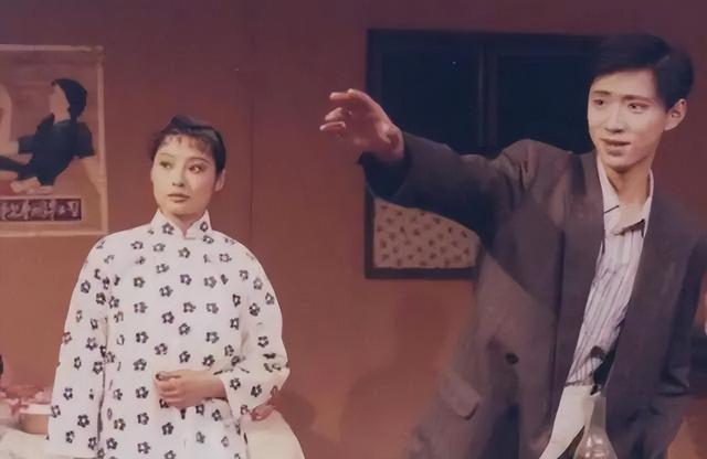 "尔豪"变硬汉,老婆是母亲学生演过《知否》!最红时甘愿为妻子隐退