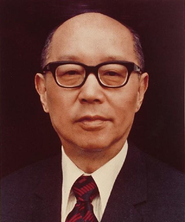 蒋介石生前留下9份遗嘱，为何宋美龄看到第9份遗嘱后，愤而离开？