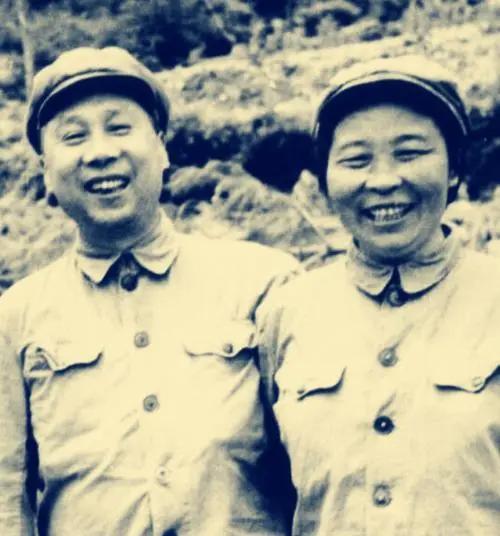 童养媳不堪丈夫毒打怒参军，30年后成开国少将回乡，点名要见前夫