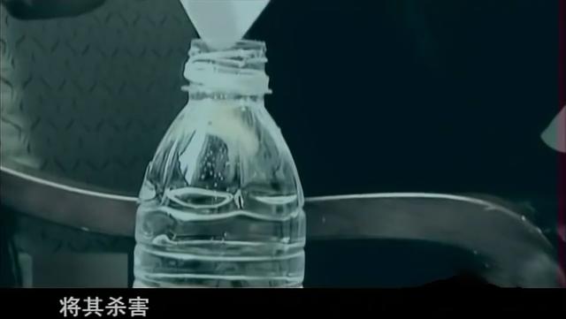 2011年，重庆30余名女子被骗财骗色，调查发现舞厅美男设下迷魂阵