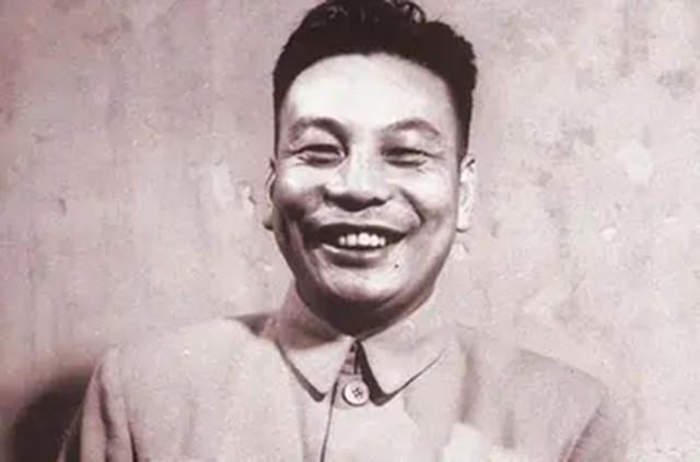 1984年蒋纬国被问及与戴家关系：都是我的亲人，姓蒋姓戴我都愿意