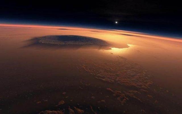 “好奇号”拍到火星上金灿灿的黄金：面积一大片，是真的吗？