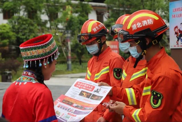 “五一”小长假，“火焰蓝”持续护航