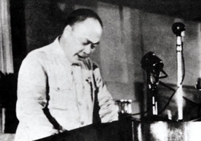 1972年，毛主席穿睡衣参加陈毅追悼会，遗孀眼含泪花：您怎么来了