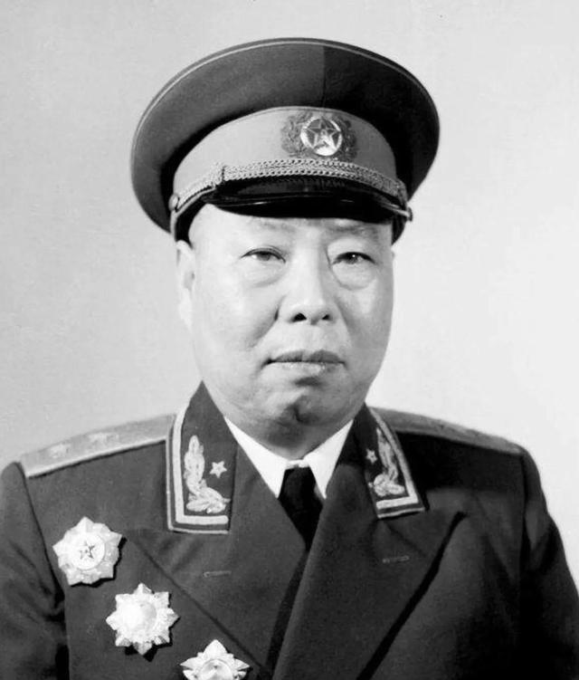1955年首次授衔，177名中将时任职务简述，附各自戎装照片