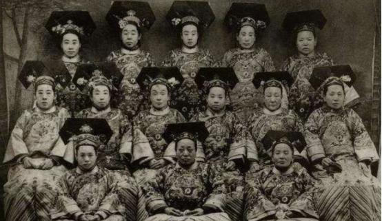 清宫剧多是假的，历史上皇后根本不屑参加宫斗，地位碾压嫔妃