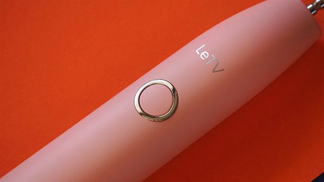 乐视声波电动牙刷LC1评测：奥利给的洁牙卫士