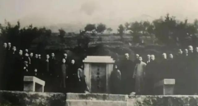 1942年，陈独秀临终前，叮嘱妻子：你可从速改嫁，但有一事要切记
