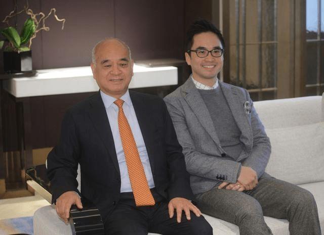 香港单日确诊破6千，李嘉诚父子还没出手，郑裕彤家族先出手了