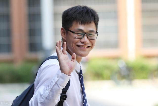 妈妈不是一个会说话的人，希望你不要怪我