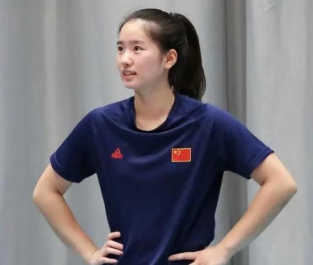 蔡斌率队出征！王梦洁领衔8人落选，中国女排赛程出炉，球迷欢呼