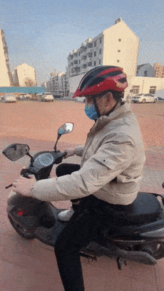 Helmetphone智能头盔：科技加持，安全骑行
