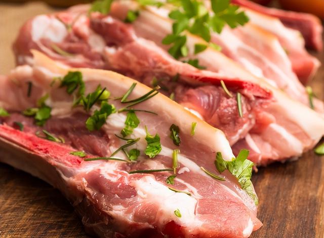 “注胶肉”或已泛滥？消化科医生：常见的4种肉，也要少碰