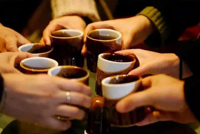 人为何要喝酒，该什么时候喝？