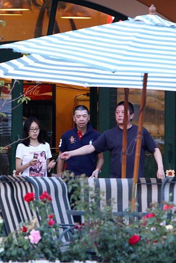 王子文：游离了3个男人后，决定未婚生子，35岁带儿子潇洒生活