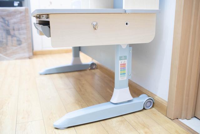 健康与舒适陪伴宝宝一起成长，科贝森儿童学习桌椅套装使用体验