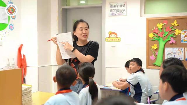 家长开启凡尔赛模式：谁说娃写作业“鸡飞狗跳”？不存在！“双减”一来，亲子关系杠杠滴